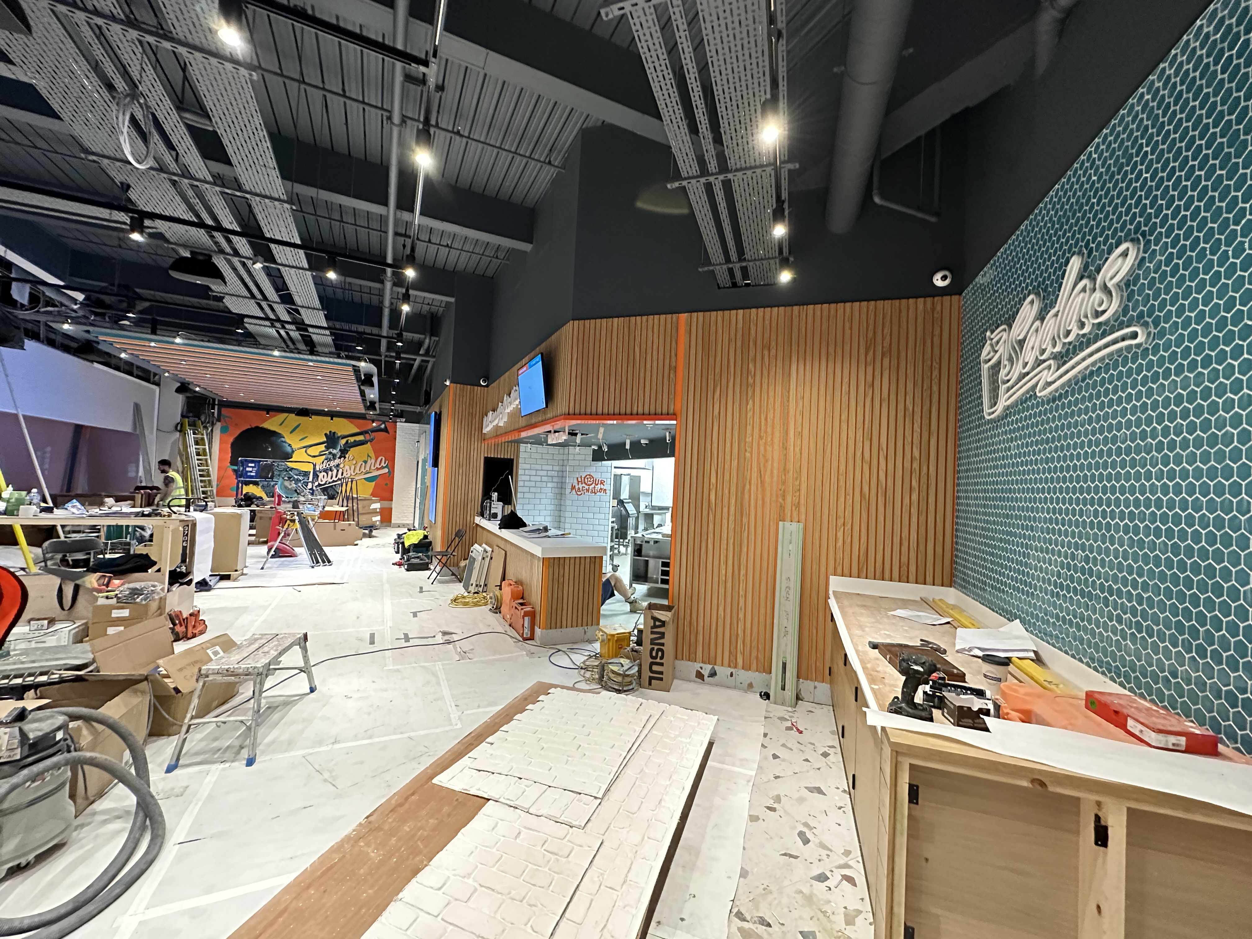 Dawbers drylining works at the new Popeyes restaurant in Meadowhall 13