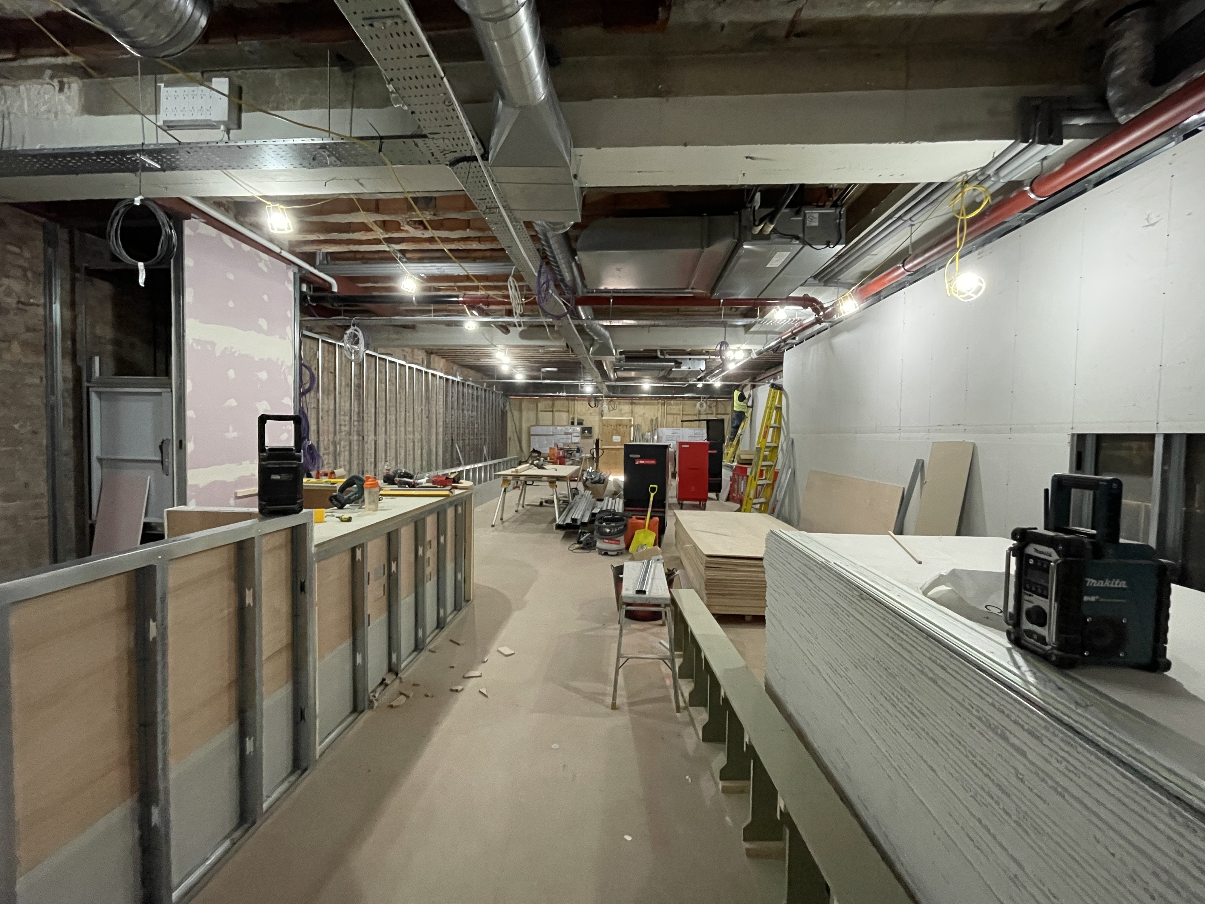 Dawbers internal dryling fit out works at Five Guys Sheffield 2